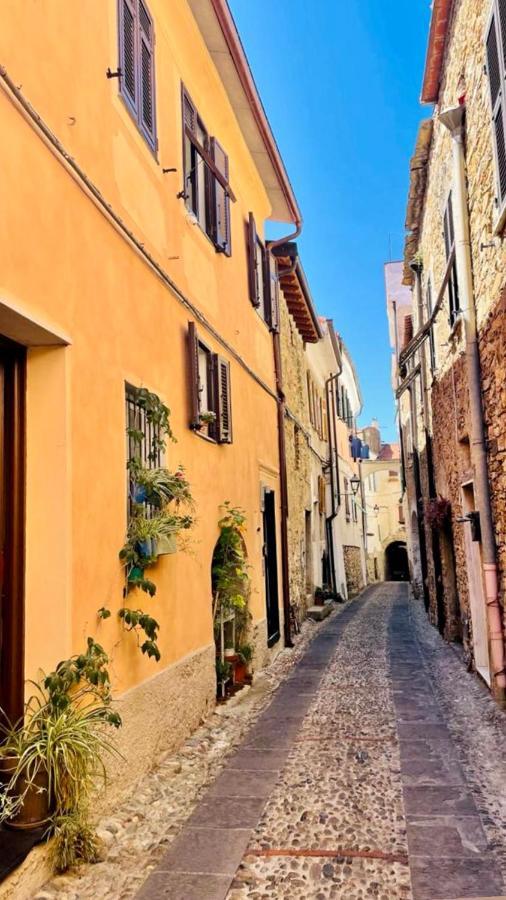 Ti Vengo A Cercare Bed & Breakfast Castellaro  Exterior photo